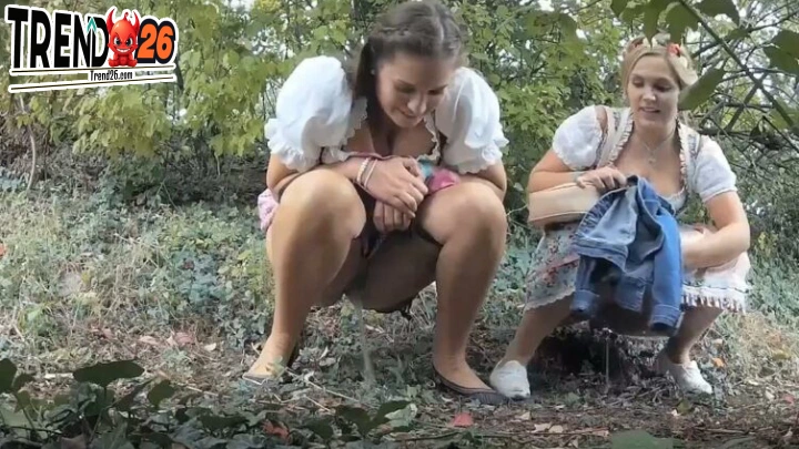 Voyeur Outdoor Girls Pissing 1