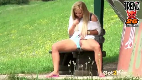 Outdoor Peeing Leaves This Blonde’s Underpants Soaked!