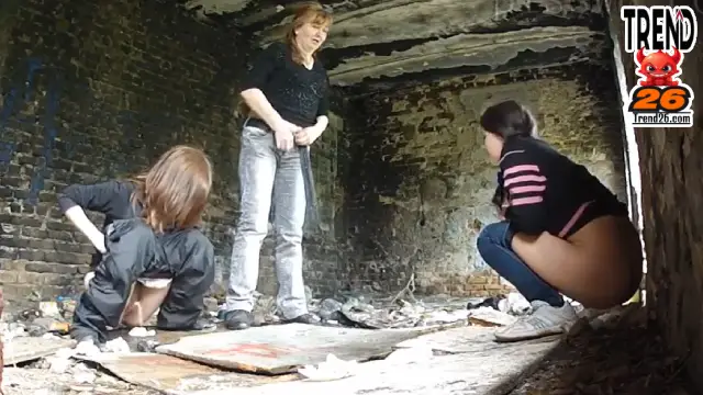 Russian Family Lots of pissing In shed 38